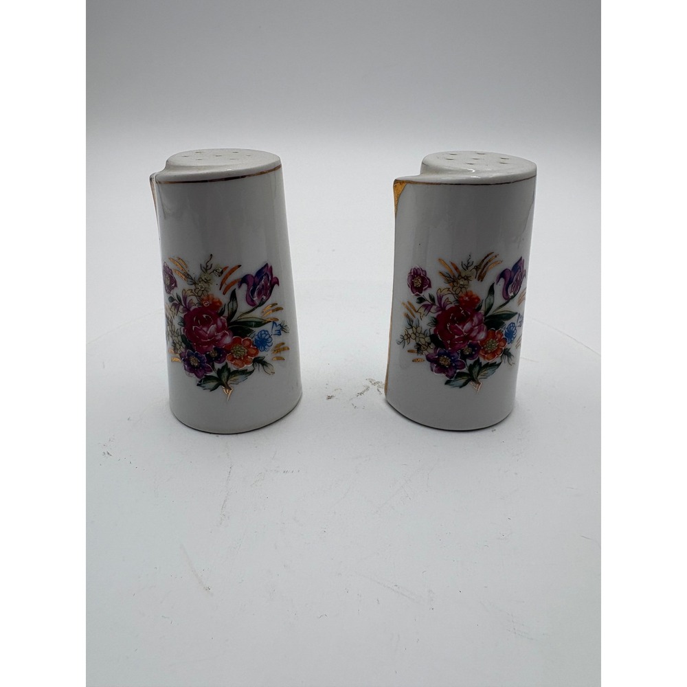 Vintage Porcelain Salt Pepper‎ Shakers Floral Design Gold Trim Japan